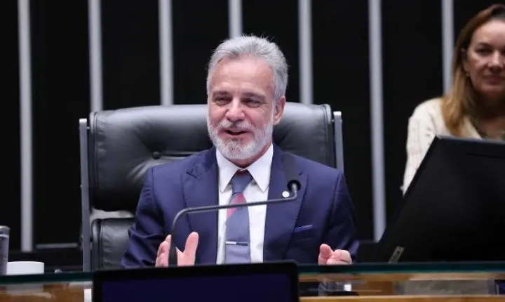 Comissão de Viação e Transportes aprova regras para óculos inteligentes no trânsito