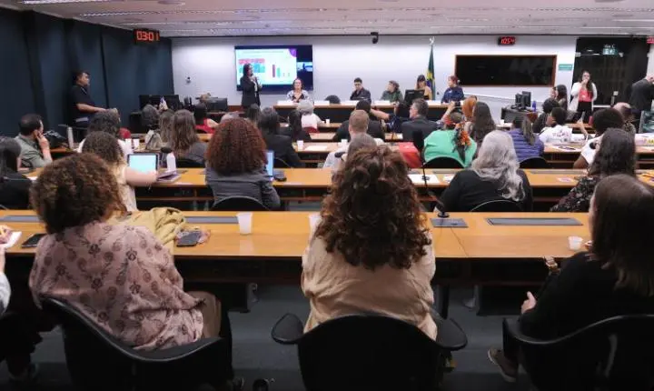 Comissão debate criação de observatório de ISTs para mulheres vulnerabilizadas