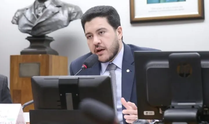 Comissão debate diretrizes para a regulação de plataformas digitais