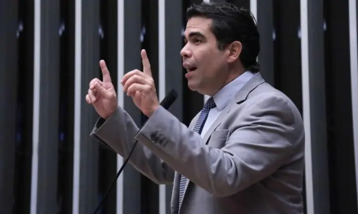 Câmara aprova fim da renovação periódica para credencial de estacionamento de pessoa com deficiência permanente