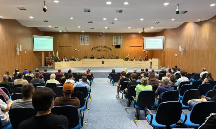 Comunidade de Timbó e vereadores discutem projeto de lei que estabelece regras de uso para ciclomotores, bicicletas elétricas e autopropelidos no município
