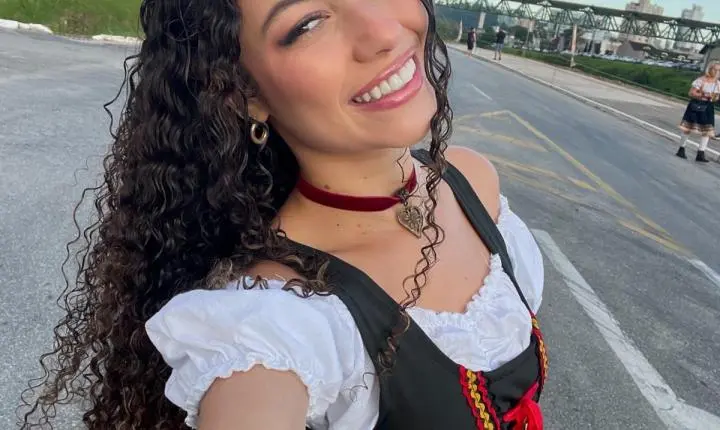 *Concurso da Realeza da 40ª Fenarreco define suas 10 candidatas* _Escolha ocorre em 18 de outubro e definirá Rainha, 1ª Princesa e 2ª Princesa_ O concurso que vai eleger a Rainha, a 1ª Princesa e a 2ª Princesa da 40ª Fenarreco j