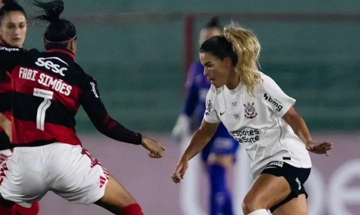 Corinthians vence o Flamengo fora de casa e retoma liderança isolada do brasileirão