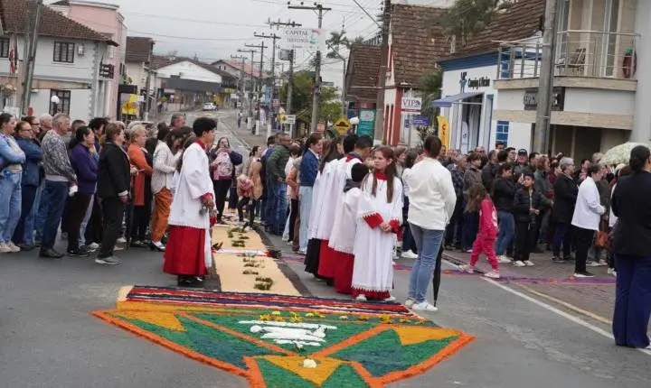 Corpus Christi reúne fé, tradição e união das comunidades em Rodeio