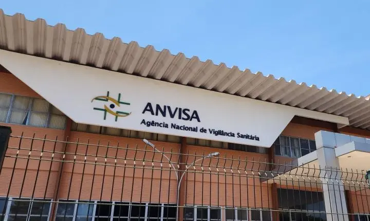 Anvisa proíbe fabricação e venda de cosméticos sem registro no país