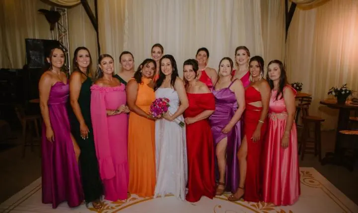 De 20 dias por vestido a 24 peças em dois meses: a escalada de um ateliê no Alto Vale