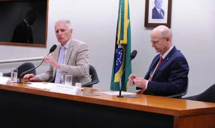 Debate na Câmara critica “pejotização” e alerta para a erosão de direitos e perdas fiscais
