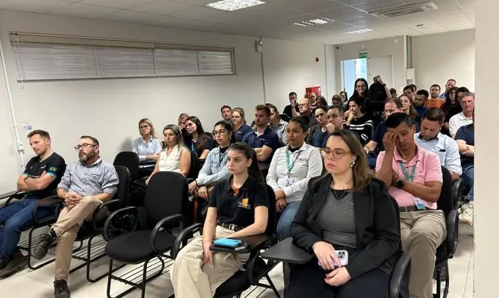 *Defesa Civil de Timbó promove palestra sobre El Niño e reforça ações preventivas no município*  Na tarde desta quinta-feira, 23 de julho, a Defesa Civil de Timbó promoveu uma palestra para o Núcleo de Saúde e Segurança do Trabalh