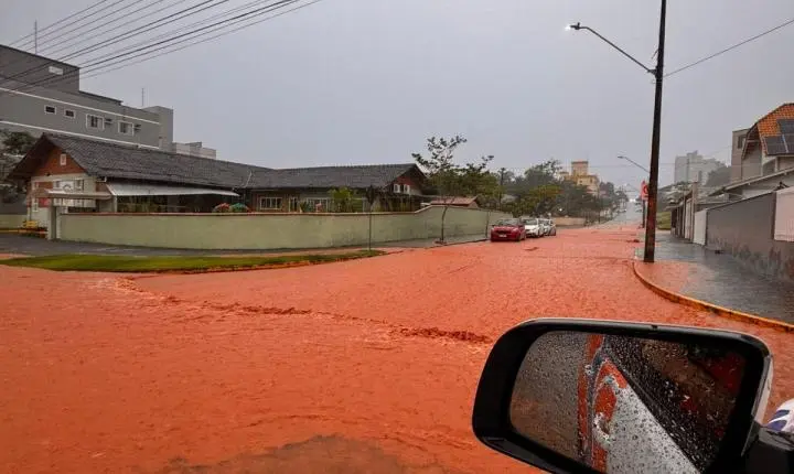 Defesa Civil monitora ruas afetadas pela chuva