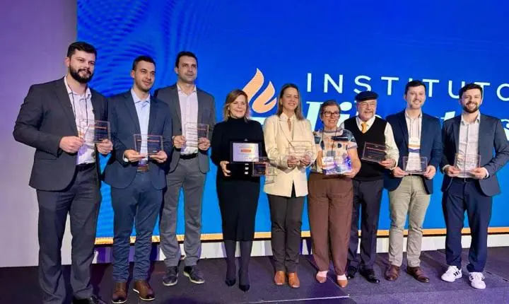 Diego Nasato, de Blumenau, está entre os 32 vereadores do Brasil premiados como Mandato Destaque 2025