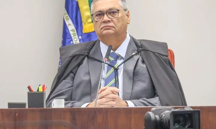 Flávio Dino determina o afastamento do presidente do TCE-MA por 180 dias