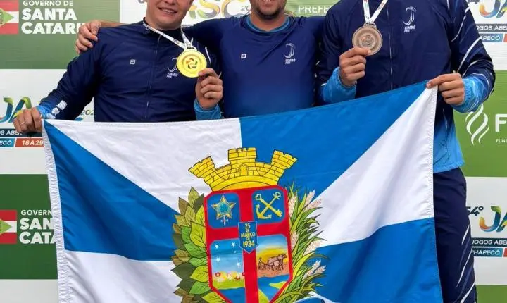 Dobradinha de Timbó: Eduardo Radatz e Alex Boher conquistam Ouro e Bronze no Lançamento de Dardo no JASC