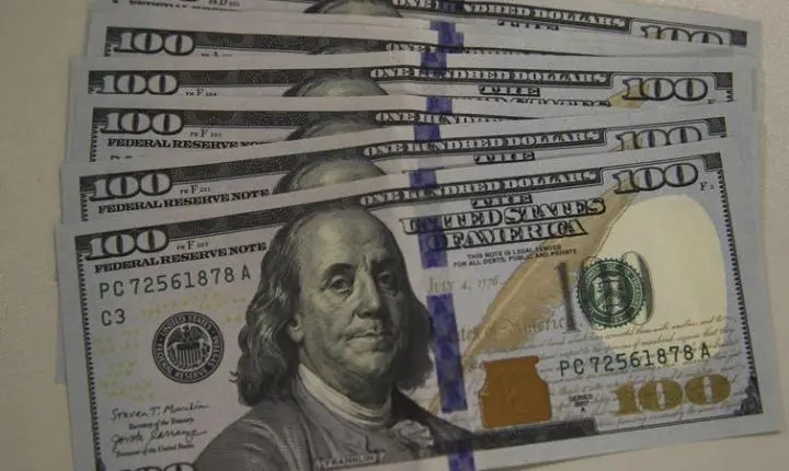Dólar encosta em R$ 5,34 após ata de reunião do Banco Central dos EUA