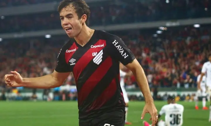Dudu e João Cruz brilham na vitória do Athletico-PR na Copa do Brasil contra o Vitória