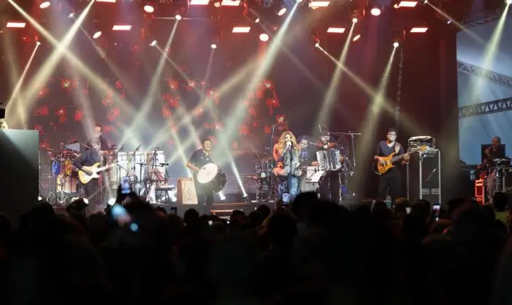 ELBA RAMALHO LEVA MAIS DE TRÊS MIL PESSOAS AO FESTIVAL DE MÚSICA DE ITAJAÍ
