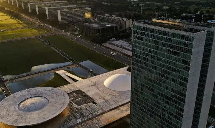 Eleições 2026: entenda o papel de senadores e deputados federais