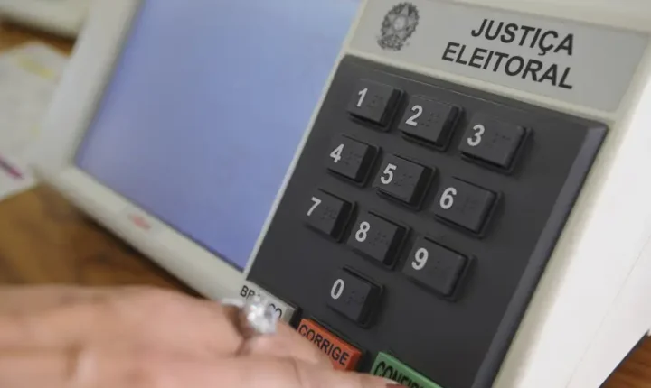 Eleições em SC: urnas foram desligadas antes da extensão do horário