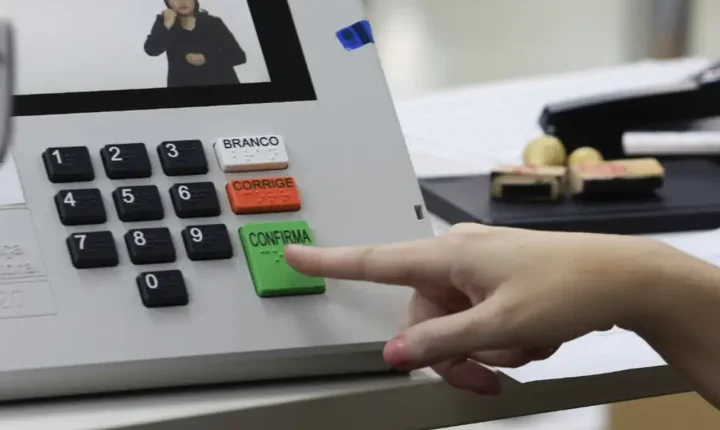 Eleitora morre após passar mal em fila de votação em Campo Grande