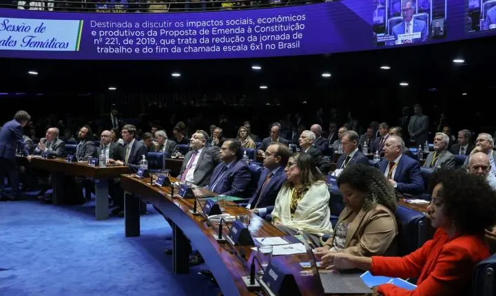 Debate no Senado sobre a PEC 6x1 divide empresários, sindicatos e governo