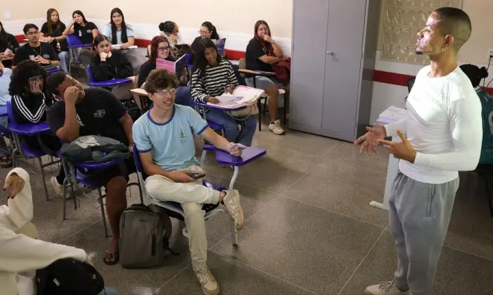 Enem 2026: participantes inscritos devem escolher idioma da prova
