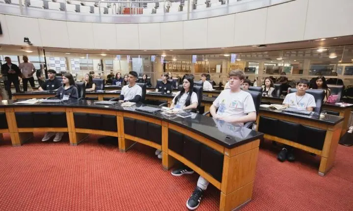 Escola da Alesc realiza 35ª edição do Parlamento Jovem