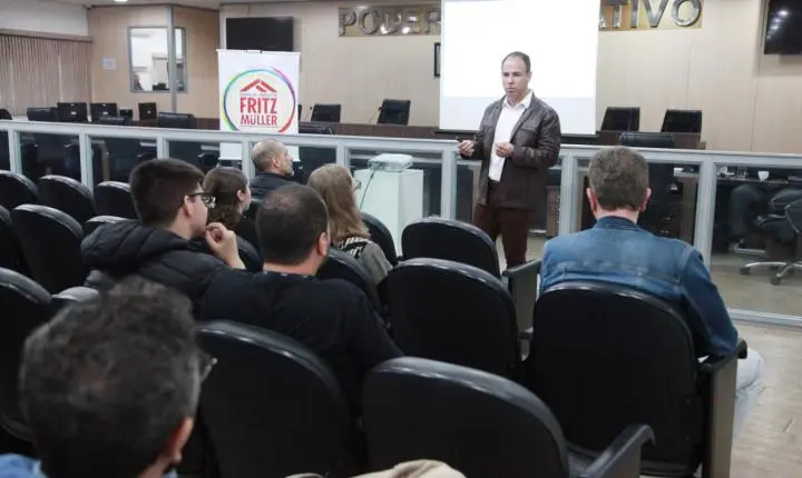 Escola do Legislativo promove capacitação sobre orçamento público e fiscalização parlamentar 