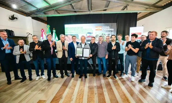 Estrada Boa Rural: governador Jorginho Mello assina ordem de serviço para pavimentação de rodovia em Doutor Pedrinho