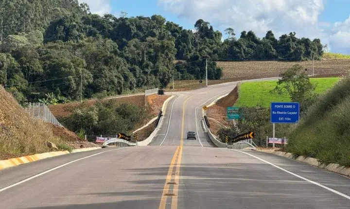 Estrada Boa: SC-281 recebe serviços finais entre Atalanta e Ituporanga