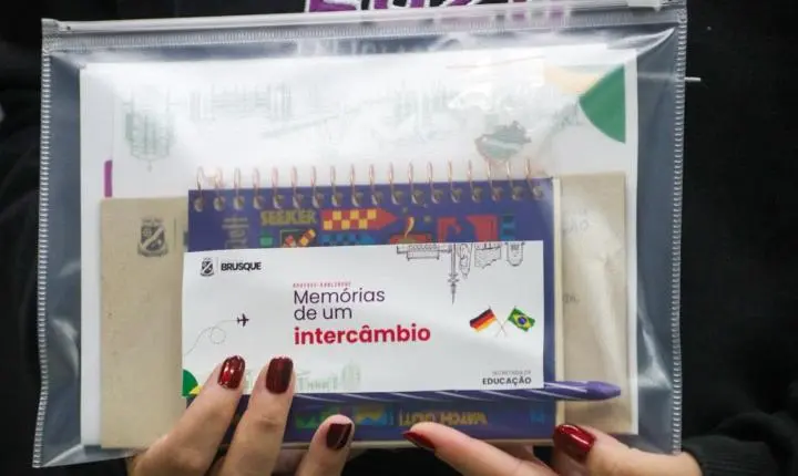 Estudantes de Brusque embarcam para intercâmbio cultural na Alemanha 