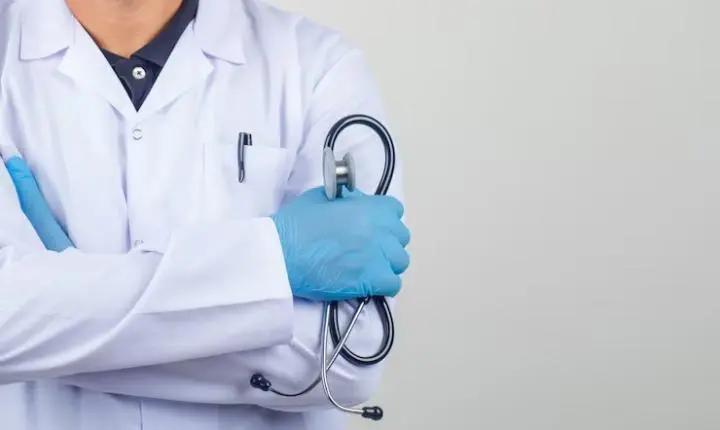 Estudantes de Medicina terão de devolver R$ 301 mil ao Estado