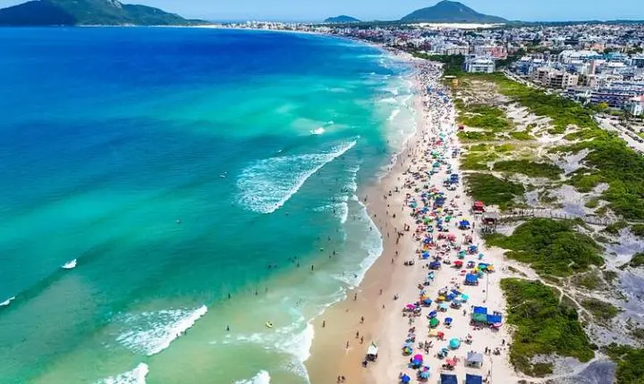 Florianópolis muda regras para disputar espaços nas praias