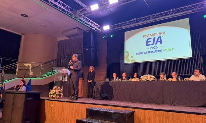 Formatura celebra a conclusão de mais uma etapa na trajetória de estudantes da EJA 