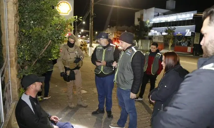Frio intenso mobiliza força-tarefa para acolher pessoas em situação de rua em Blumenau
