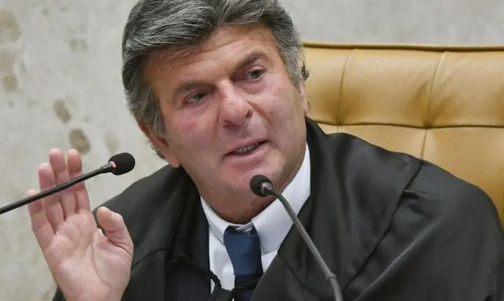 Luiz Fux suspende decisão de Flávio Dino sobre posts de Nossa Senhora