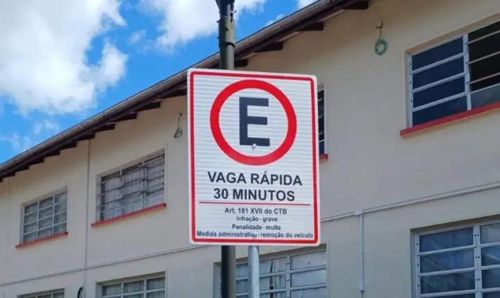 GETRAN instala vagas de estacionamento rápido na Rua Frederico Weege