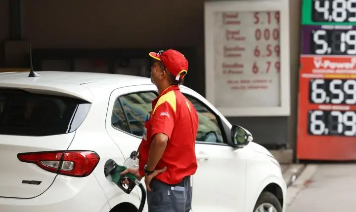Governo propõe usar ganhos adicionais do petróleo para desonerar combustíveis