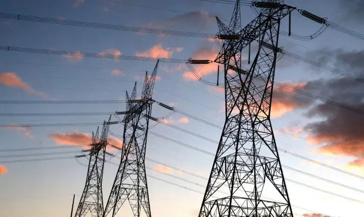 Governo renova contratos com distribuidoras de energia em 13 estados para impulsionar investimentos