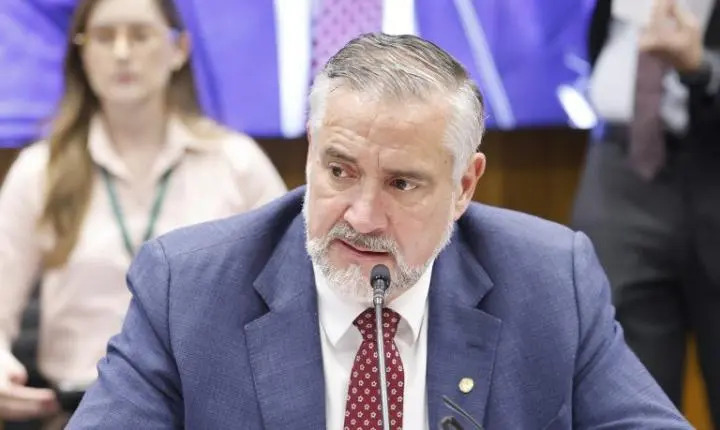 Governo retira pedido de urgência para projeto de redução da escala de trabalho na Câmara