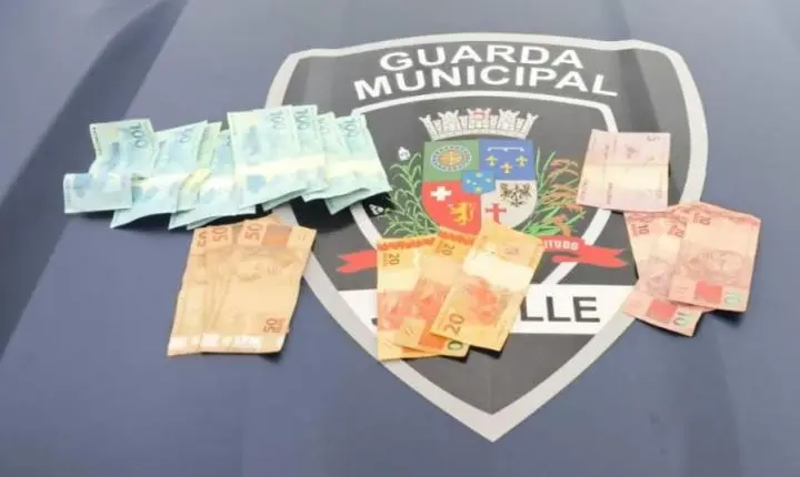 Grupo é flagrado com mais de R$ 5 mil em dinheiro falso em Joinville