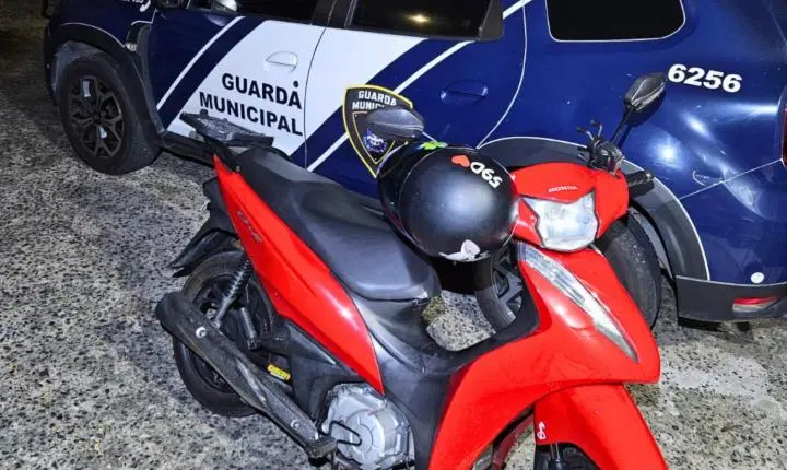Guarda Municipal recupera motocicleta furtada horas após o crime