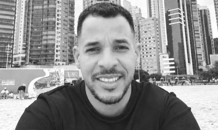 Homem baleado na cabeça na praia de BC morre no hospital