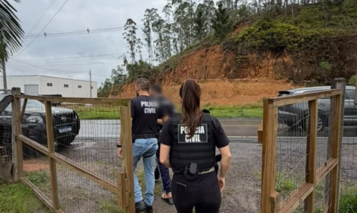 Homem é preso por tentativa de homicídio após ataque com facadas em Lauro Müller