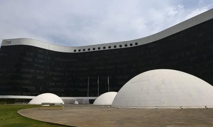 Inteligência artificial pode intensificar fake news nas eleições, alertam especialistas