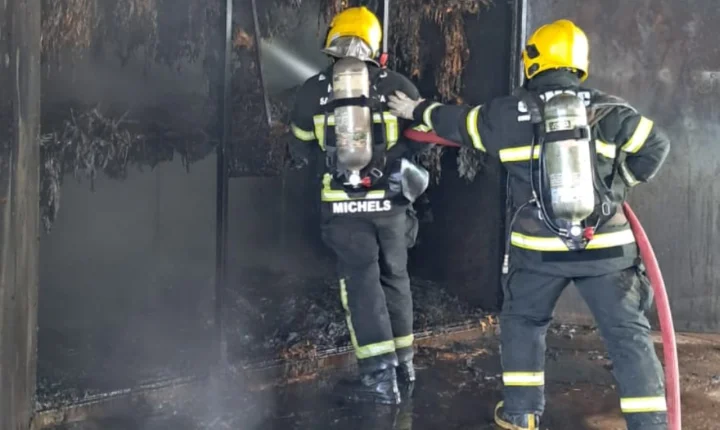 Incêndio atinge estufa de fumo em Forquilhinha durante a madrugada
