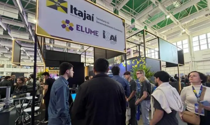 ITAJAÍ É DESTAQUE NO SEGUNDO DIA DE STARTUP SUMMIT COM LANÇAMENTO DE EDITAIS DE INOVAÇÃO E MESA SOBRE ECONOMIA