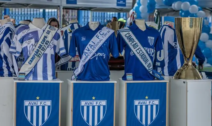 Lançamento de camisa e exposição histórica estão entre as atrações do Avaí Day neste domingo