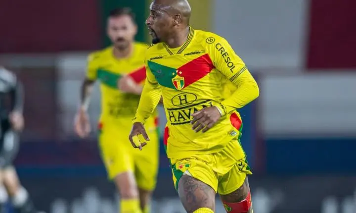 Com lesão do lateral Jeferson, Brusque perde titular por até quatro semanas