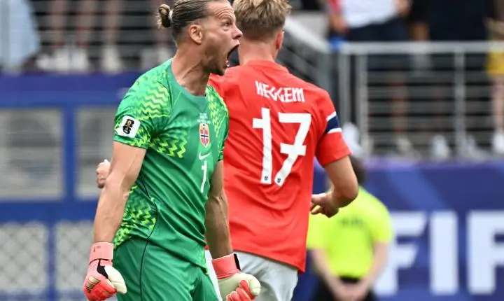 Goleiro Ørjan Nyland acerta retorno ao RB Leipzig após sair do Sevilla