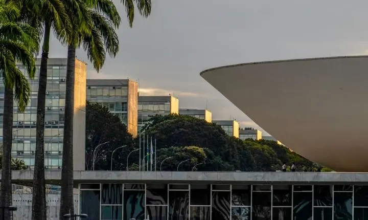 Líder do PT passa mal e sessões de votação na Câmara são suspensas