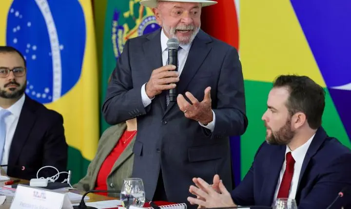Lula afirma que o Desenrola Brasil permitirá que brasileiros recuperem o crédito e quitem dívidas